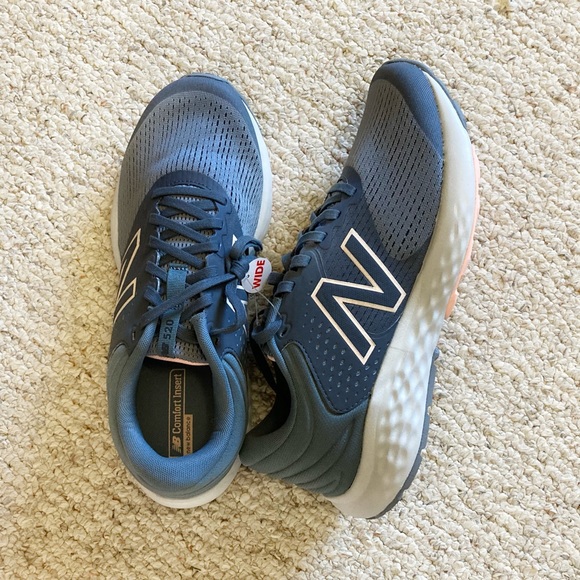 New Balance Women’s Running Course Shoes, Size 12 D, Wide Width, NWT - Picture 5 of 9